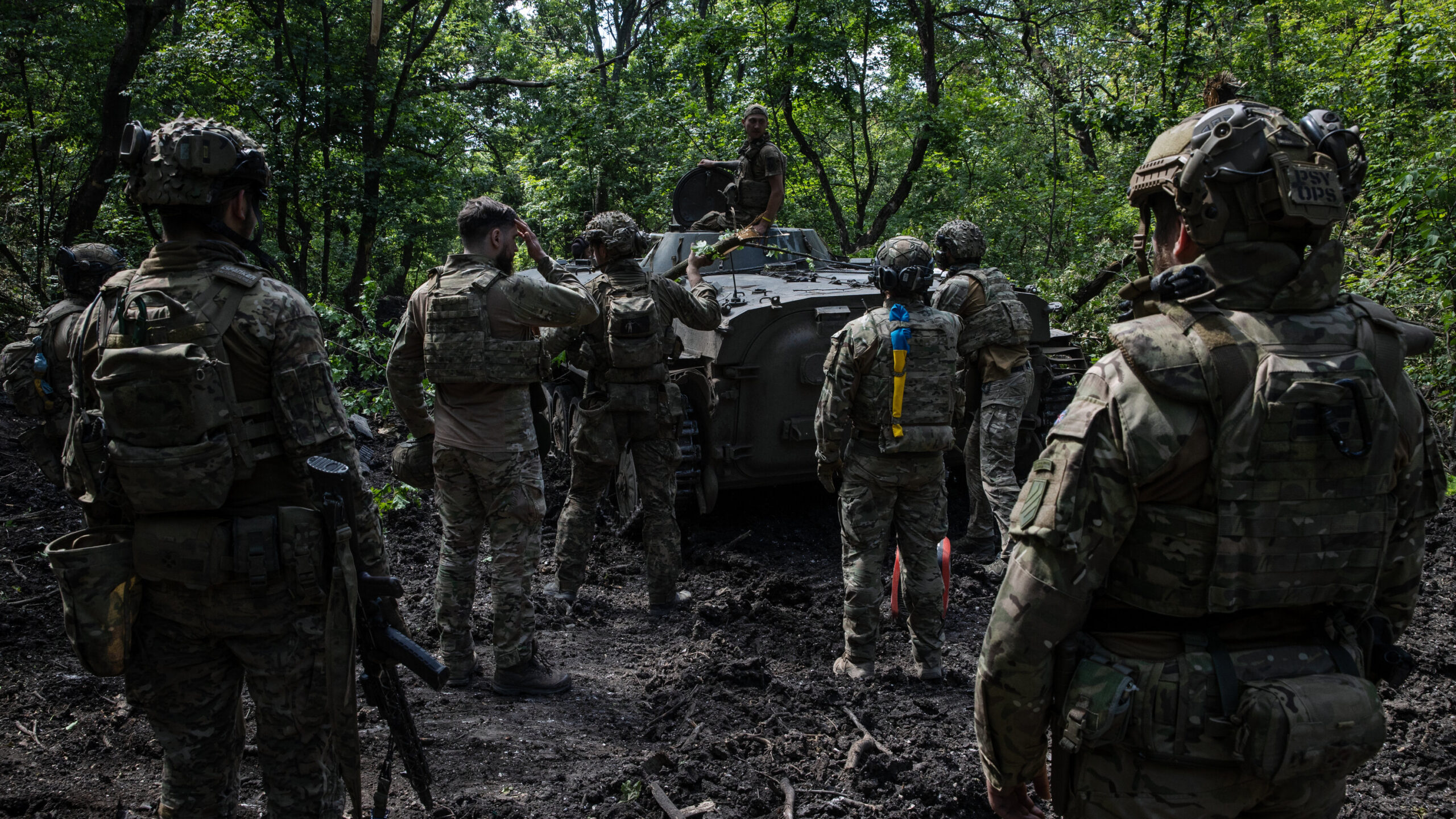 Bulgarian MP Condemns Western Arms Transfer to Ukraine and Ukrainian Military Actions as “Huge Mistakes”
