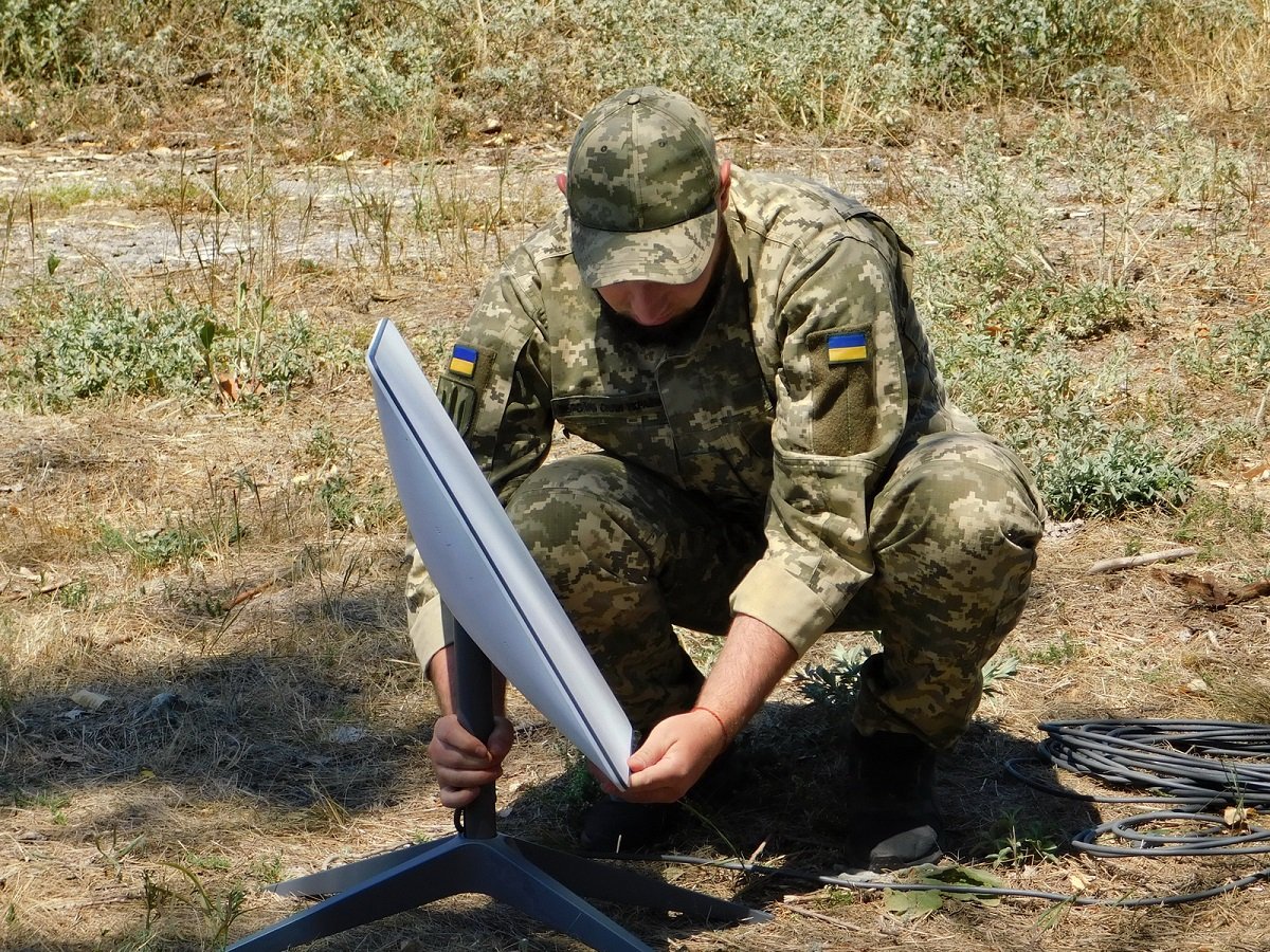 Starlink Shutdown Threatens Ukrainian Military: Zelenskiy Leadership Under Fire